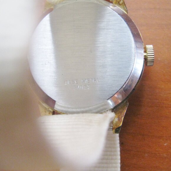 Vintage Love is... Kim Casali Watch Gretchen and Dave Figures White Cloth Strap - Picture 8 of 12
